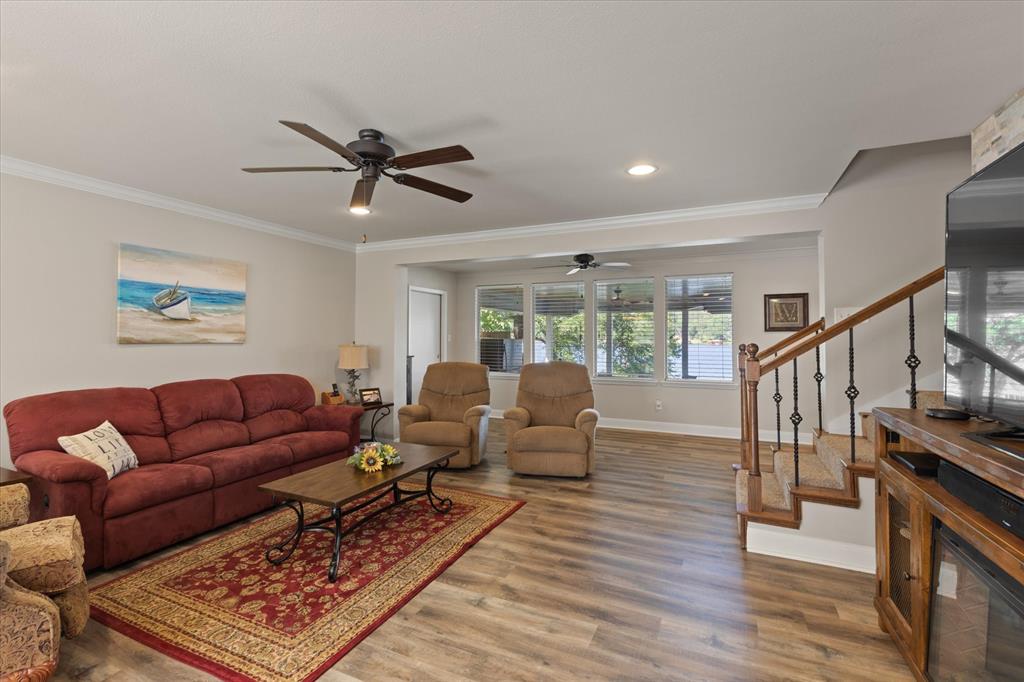 2118 W Lake Drive Property Photo 6