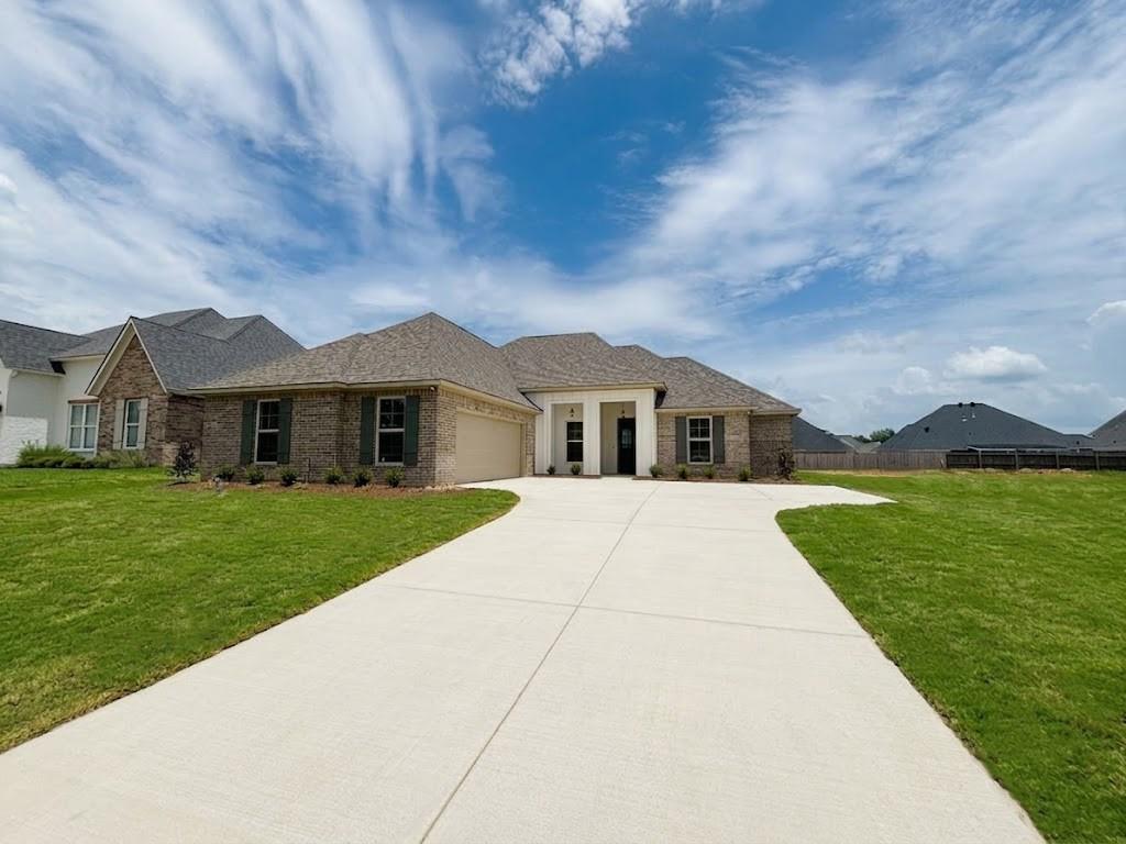 209 Woodcrest Drive Property Photo 1