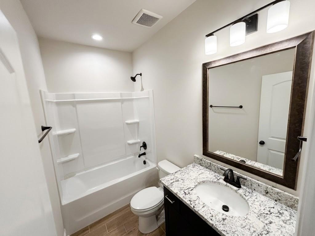 209 Woodcrest Drive Property Photo 14