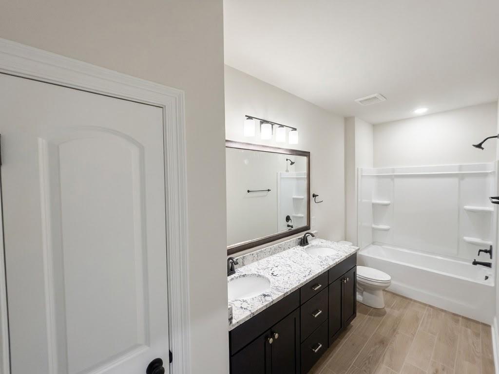 209 Woodcrest Drive Property Photo 17