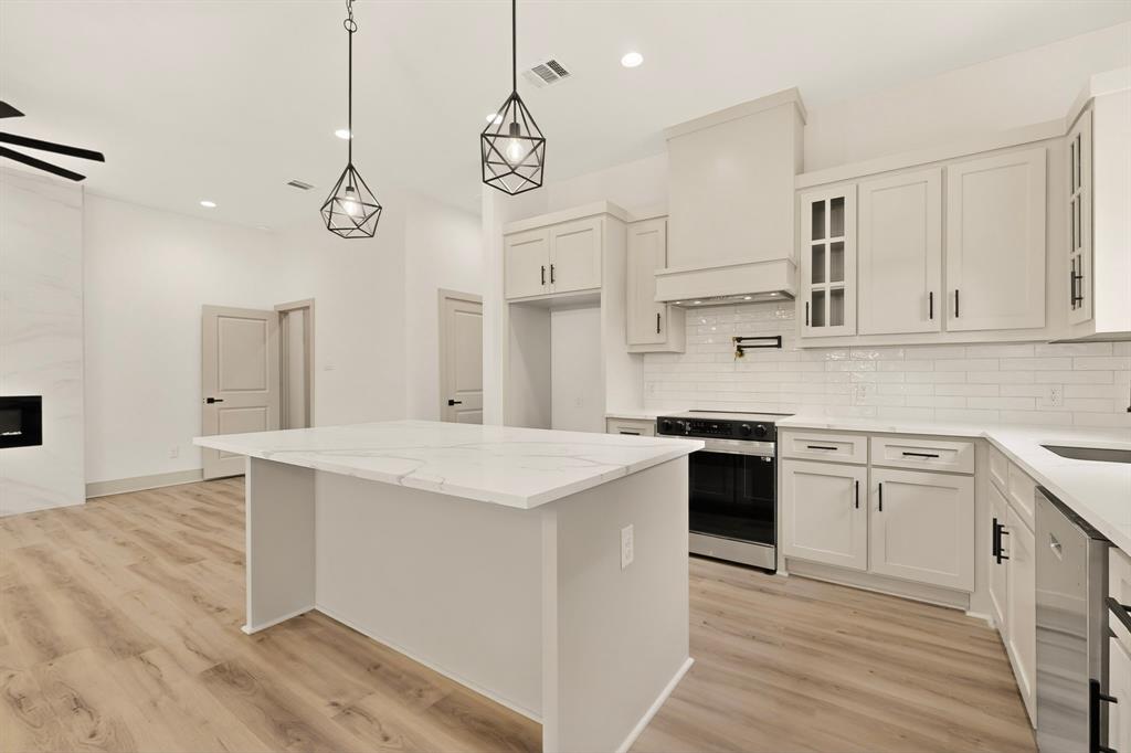 400 Kenny Drive Property Photo 12