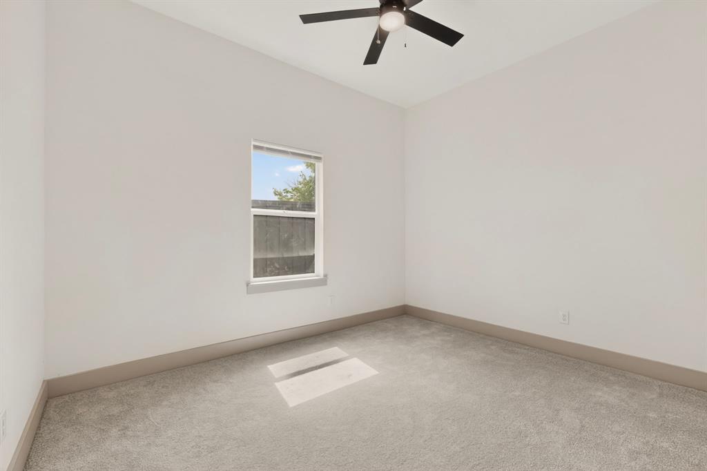 400 Kenny Drive Property Photo 27