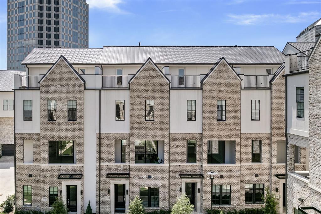 5465 Patterson Court Property Photo 1