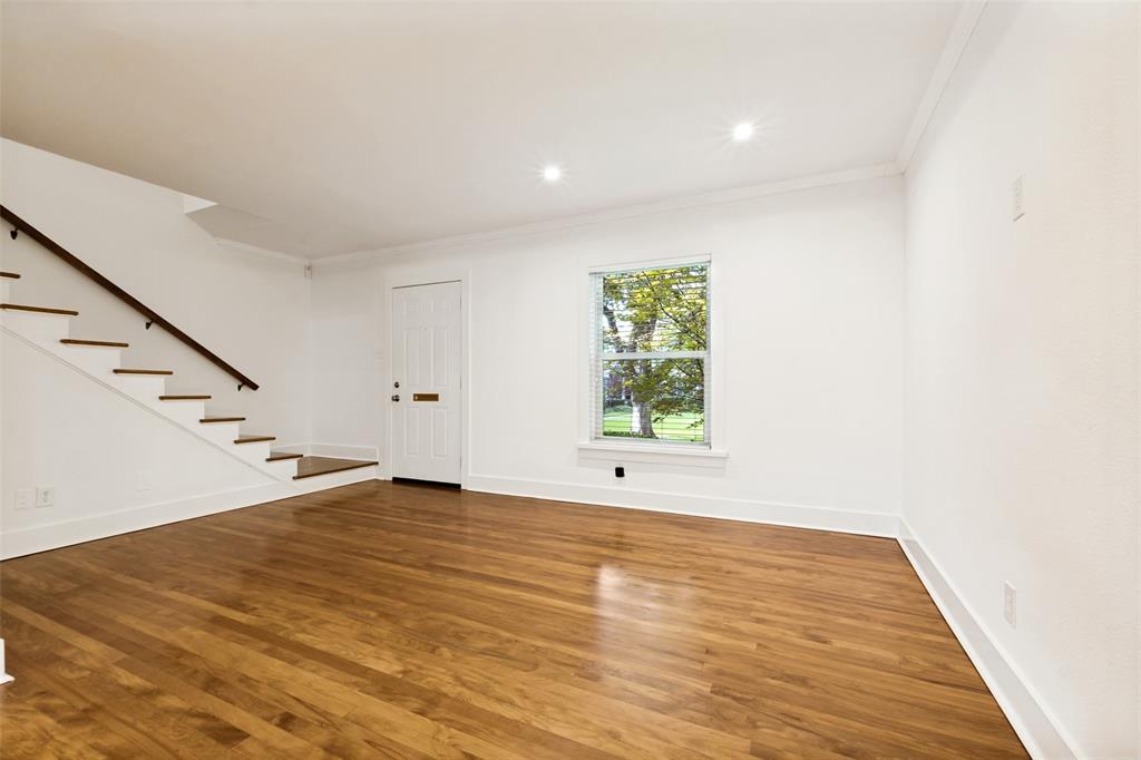 6490 Bordeaux Avenue Property Photo 7