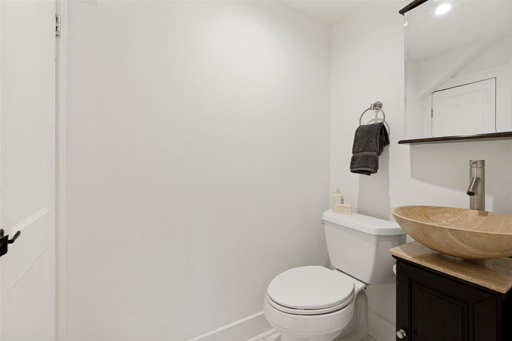 6490 Bordeaux Avenue Property Photo 16