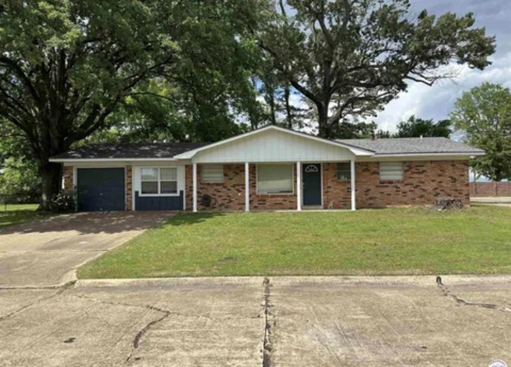 1002 Champion Street Property Photo 1