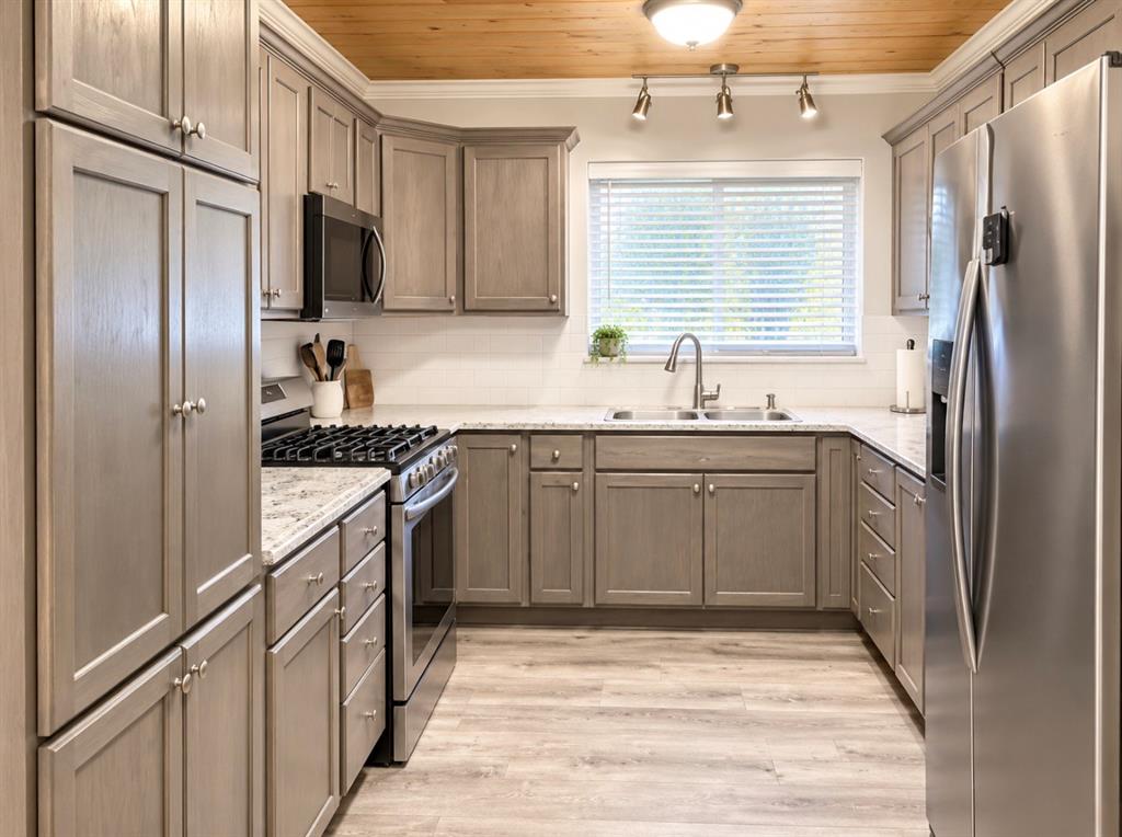 1002 Champion Street Property Photo 2