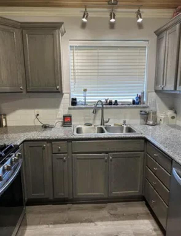 1002 Champion Street Property Photo 4