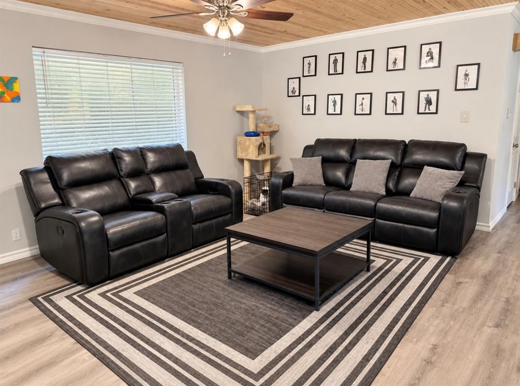 1002 Champion Street Property Photo 8