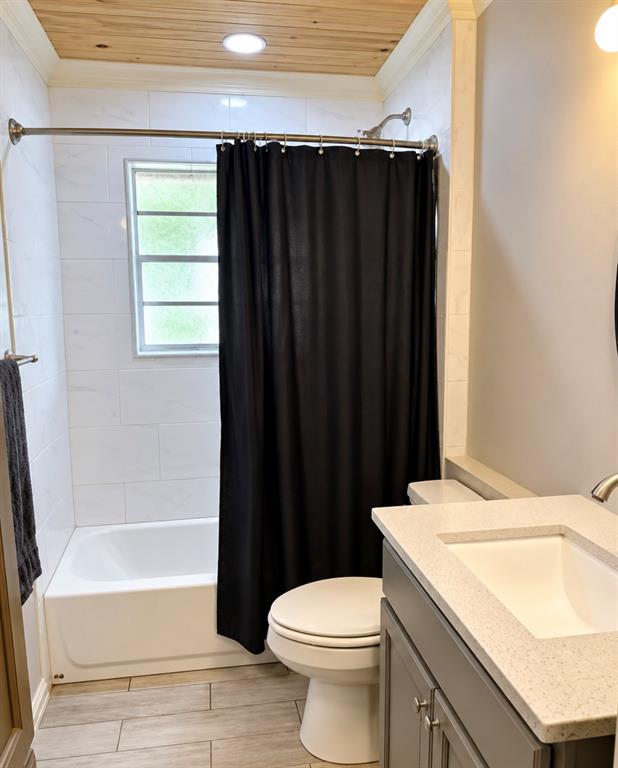 1002 Champion Street Property Photo 10