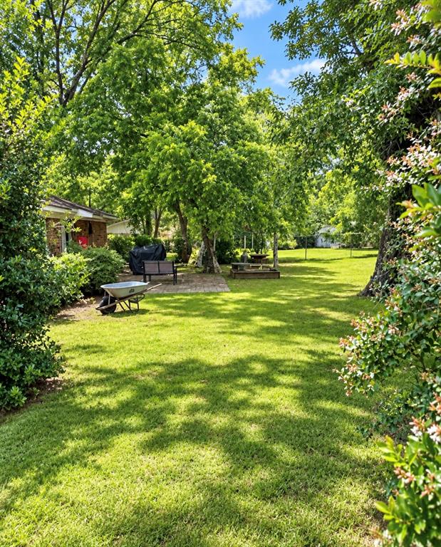 1002 Champion Street Property Photo 16