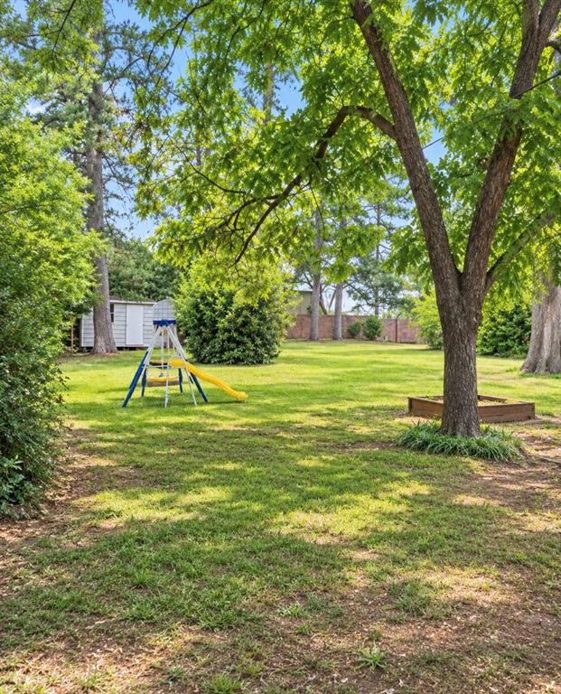 1002 Champion Street Property Photo 17