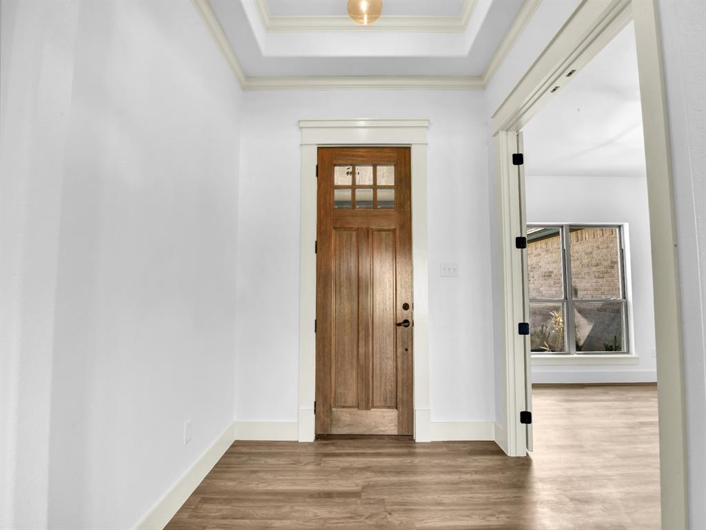 10016 Valley Oak Way Property Photo 3