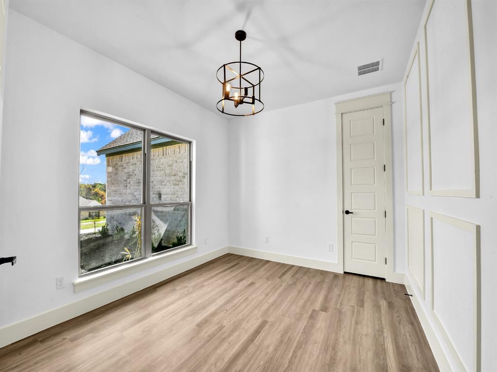 10016 Valley Oak Way Property Photo 4