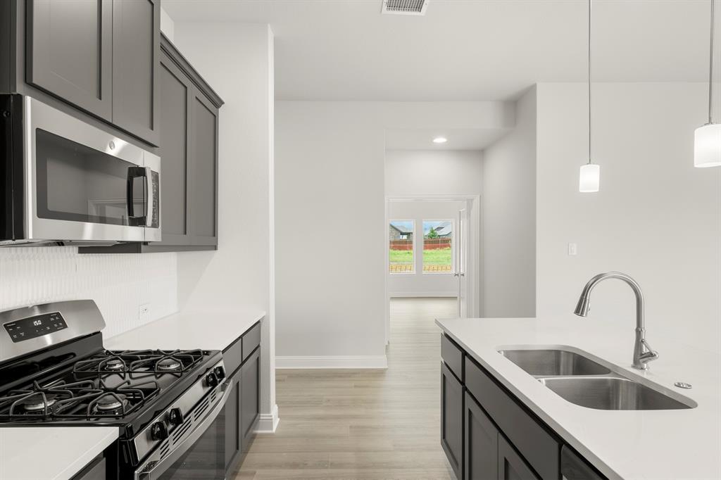 1821 Gleasondale Drive Property Photo 3