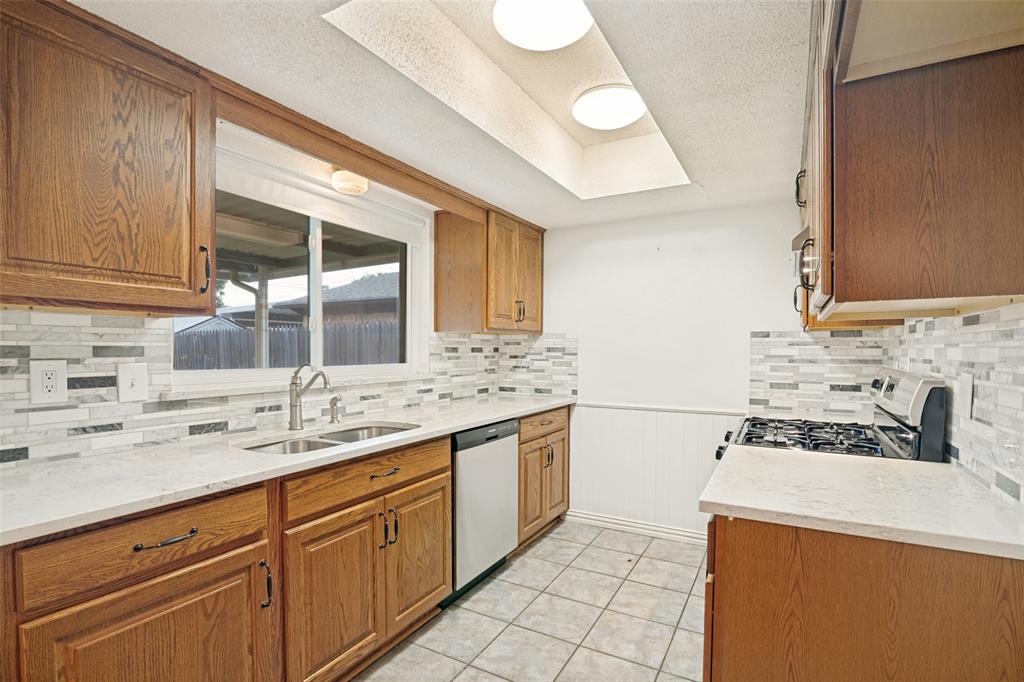 527 Dinalynn Street Property Photo 3