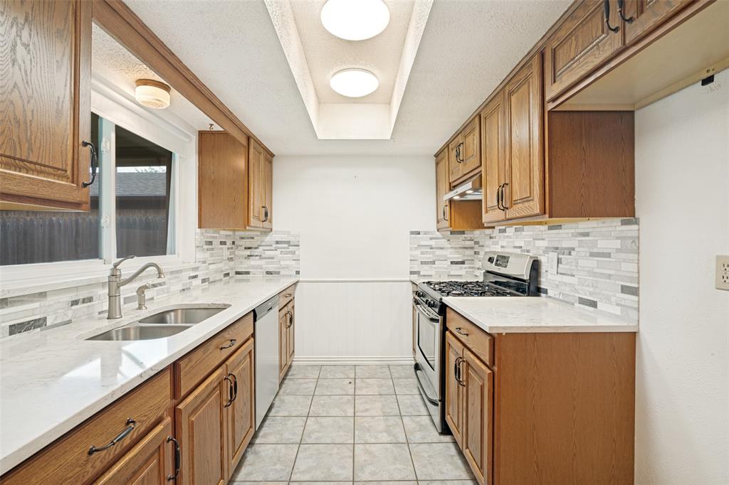 527 Dinalynn Street Property Photo 7