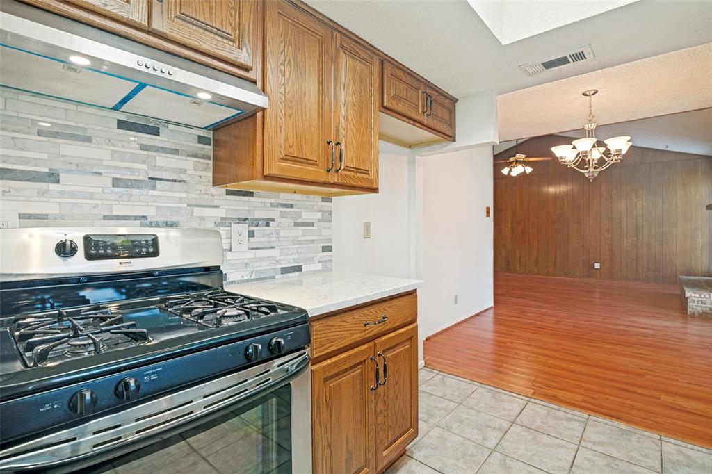 527 Dinalynn Street Property Photo 8