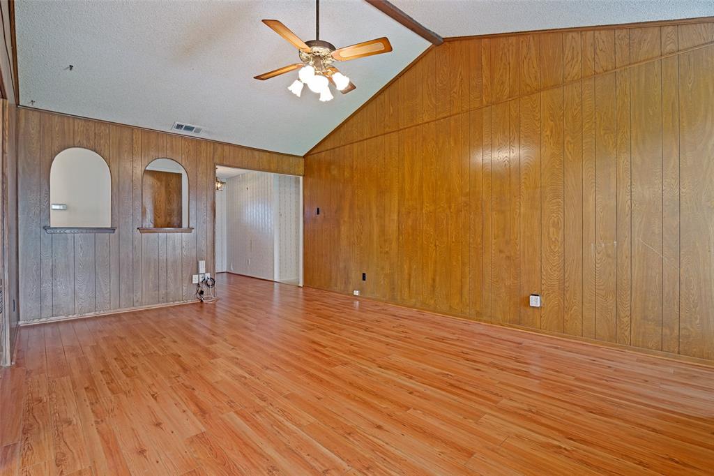 527 Dinalynn Street Property Photo 10