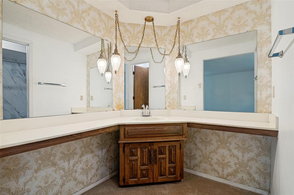 527 Dinalynn Street Property Photo 14