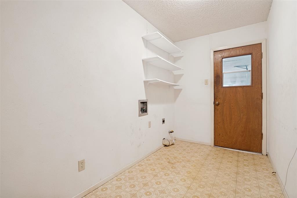527 Dinalynn Street Property Photo 20