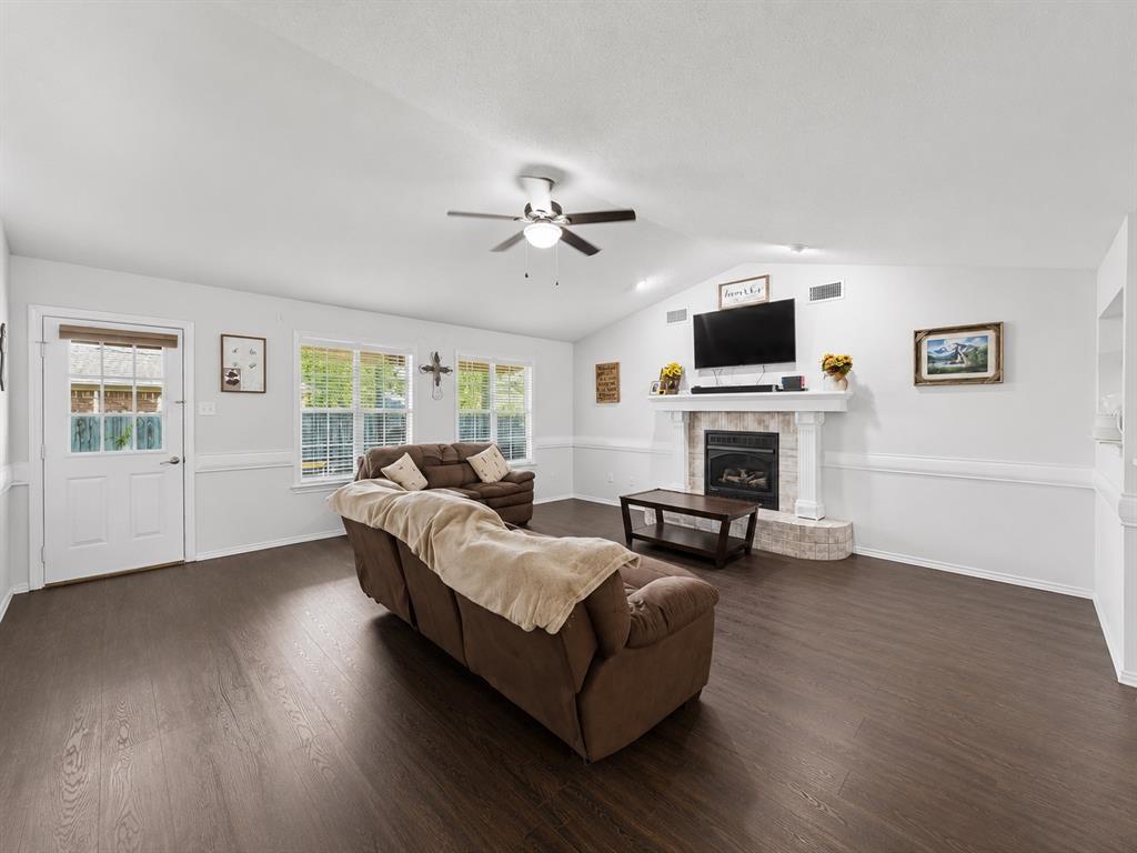 1857 Woodbridge Drive Property Photo 7