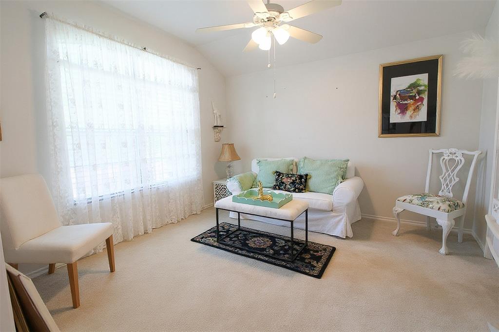 3201 Kingsbrook Drive Property Photo 7
