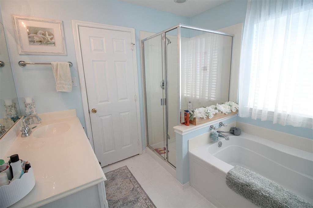3201 Kingsbrook Drive Property Photo 13
