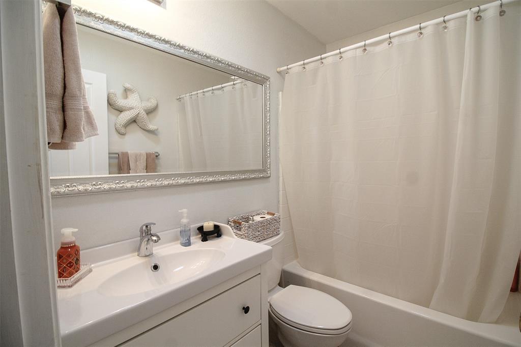 3201 Kingsbrook Drive Property Photo 17