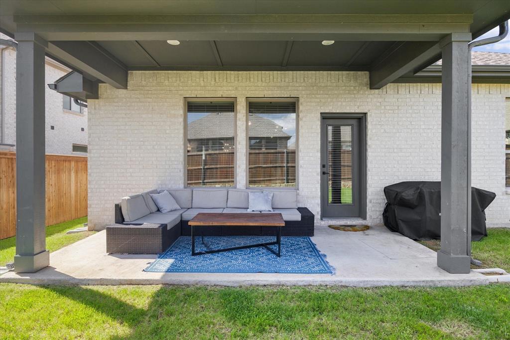 6020 Poolside Way Property Photo 1