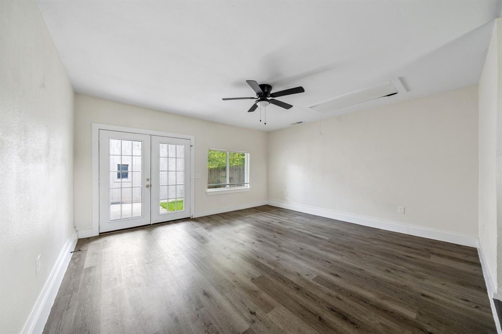 2126 Travis Drive Property Photo 14