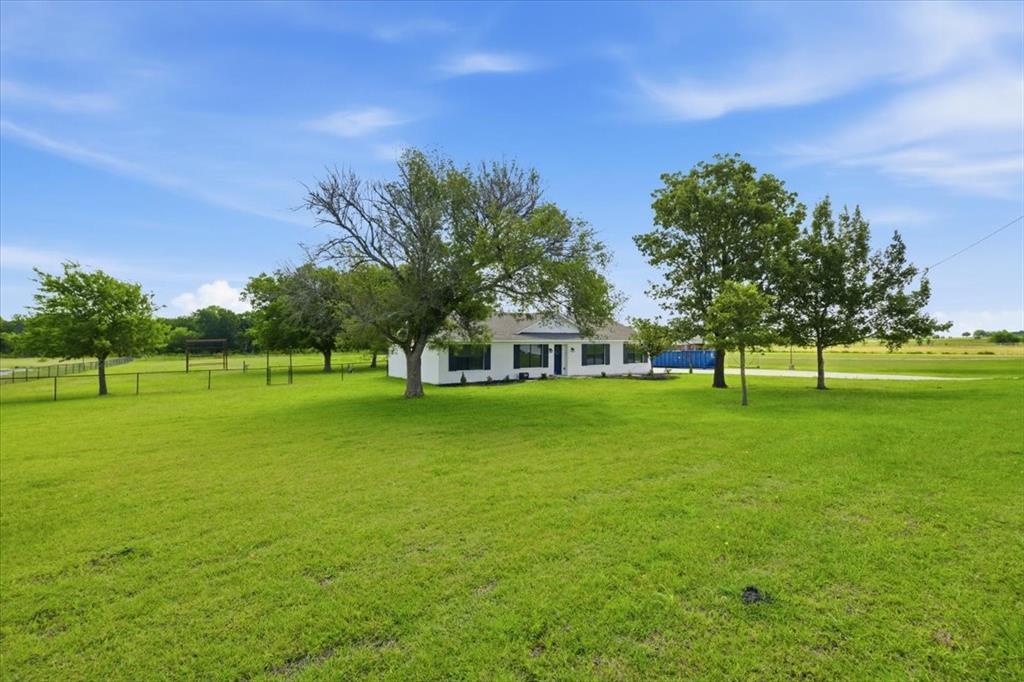 2207 Southwinds Drive Property Photo 4