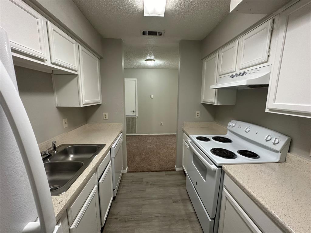9696 Walnut Street 2016 Property Photo 7