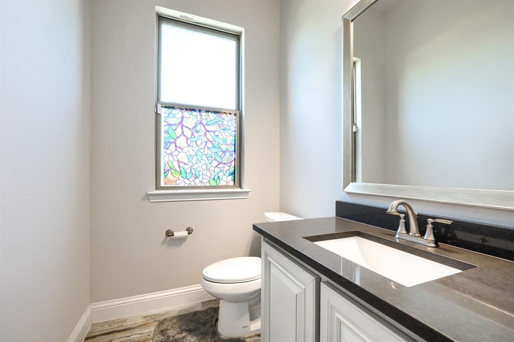 16800 Garden Dr Property Photo 6