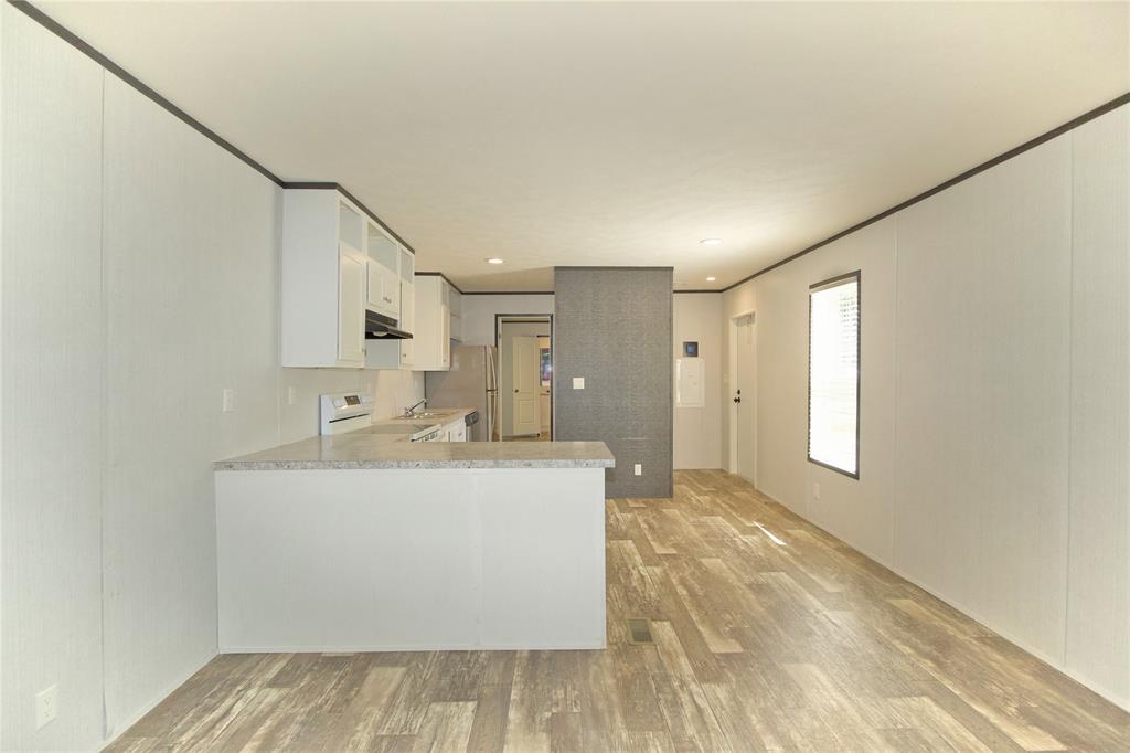 60 Tecumseh Property Photo 8