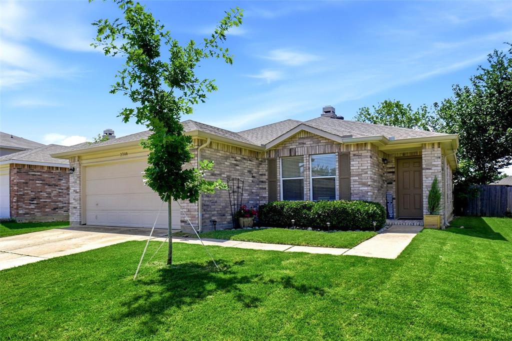 2208 Maple Drive Property Photo 1