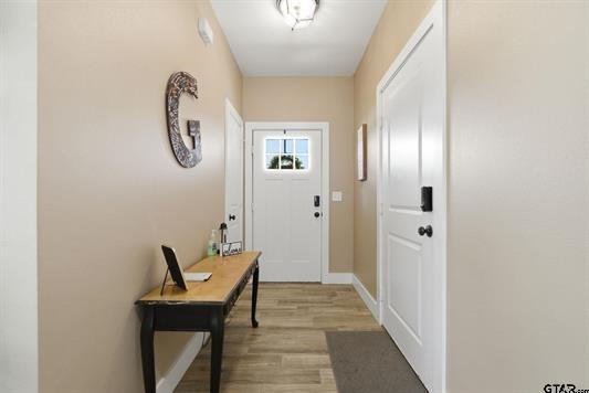 17018 Crossing Circle Property Photo 6