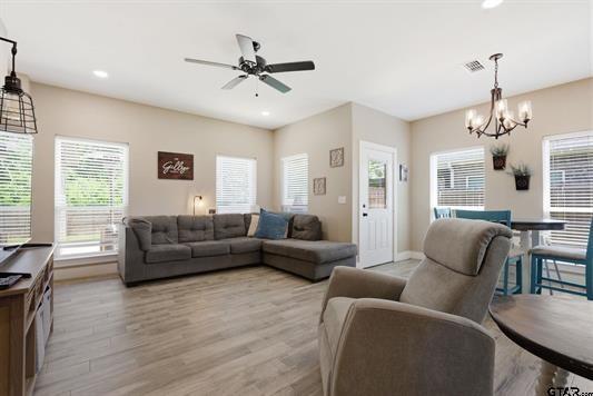 17018 Crossing Circle Property Photo 7