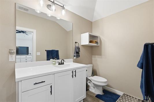 17018 Crossing Circle Property Photo 16