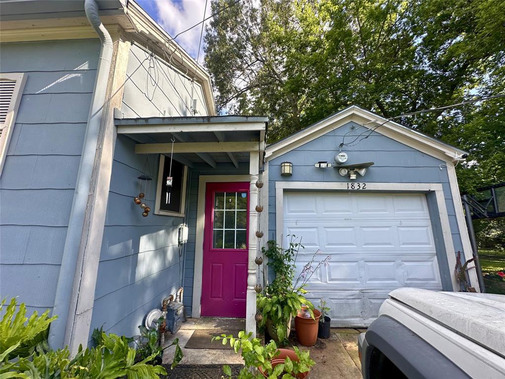 1832 E Polk Property Photo 2