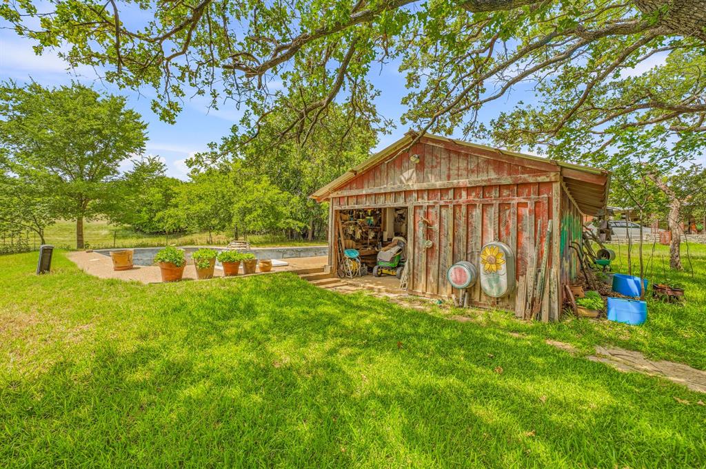4106 Us-377 Property Photo 8