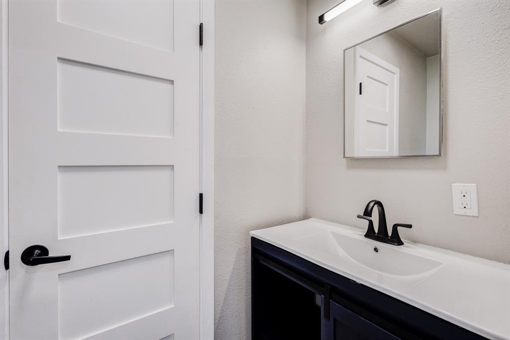 4877 Sam Rayburn Highway Property Photo 14