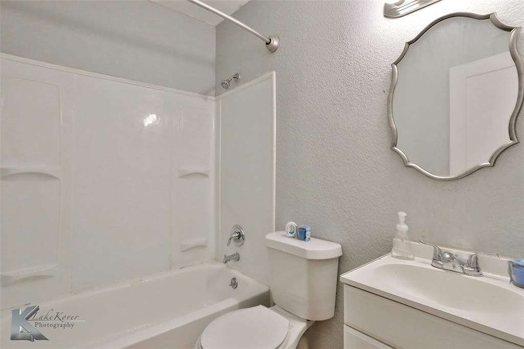425 Sayles Boulevard Property Photo 3