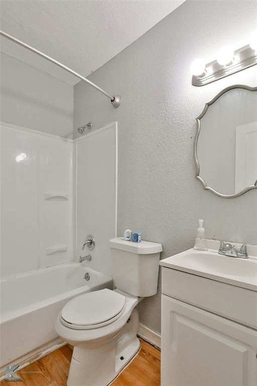 425 Sayles Boulevard Property Photo 4