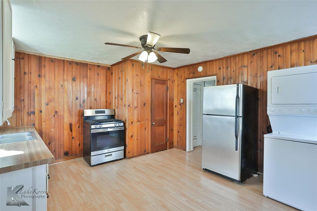 425 Sayles Boulevard Property Photo 8