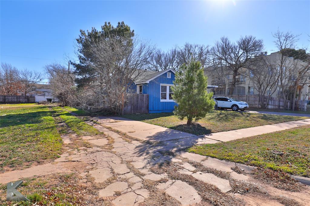 425 Sayles Boulevard Property Photo 16