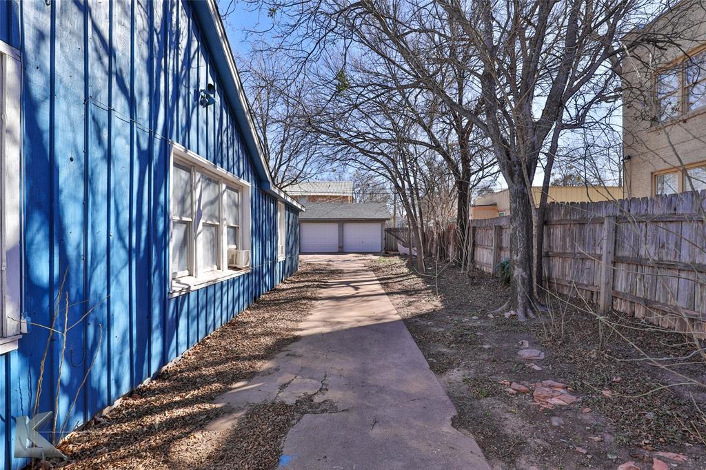 425 Sayles Boulevard Property Photo 17