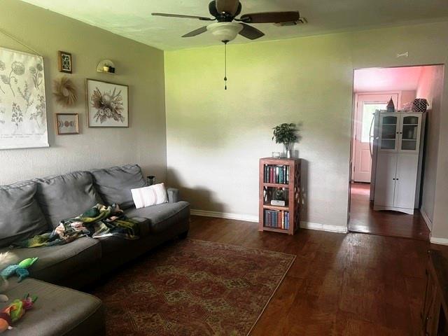 803 W Bells Boulevard Property Photo 6