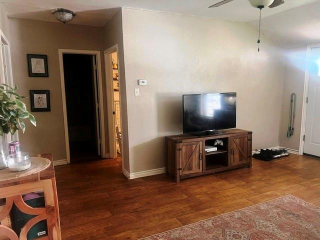 803 W Bells Boulevard Property Photo 7