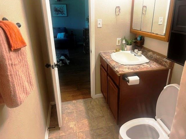 803 W Bells Boulevard Property Photo 12